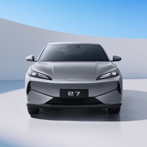 比亚迪 e7 官图公布：定位中级纯电轿车，拥有 2820mm 超长轴距 ...