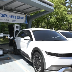 现代推 AI 电动汽车充电机器人 ACR，于仁川机场开展试点测试